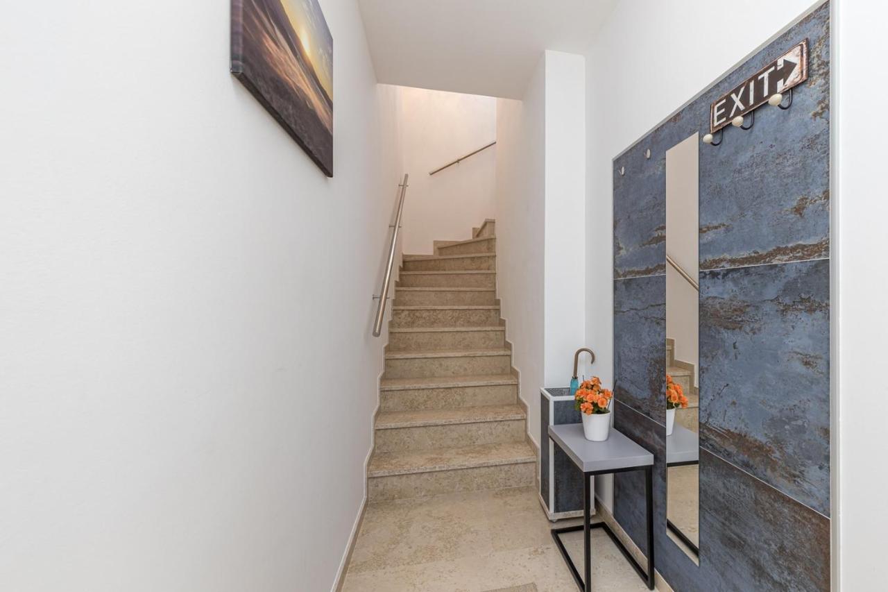 Holiday House Lidia I Rina Pićan エクステリア 写真