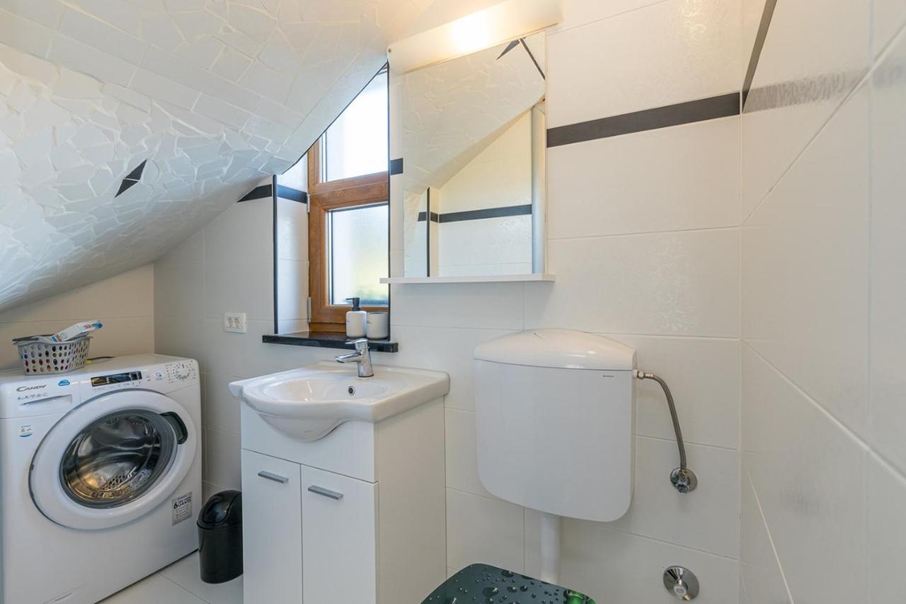 Holiday House Lidia I Rina Pićan エクステリア 写真